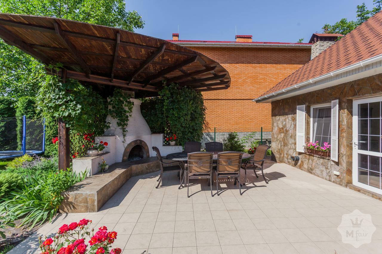 Продажа современный дома под Киевом в с. Святопетровское