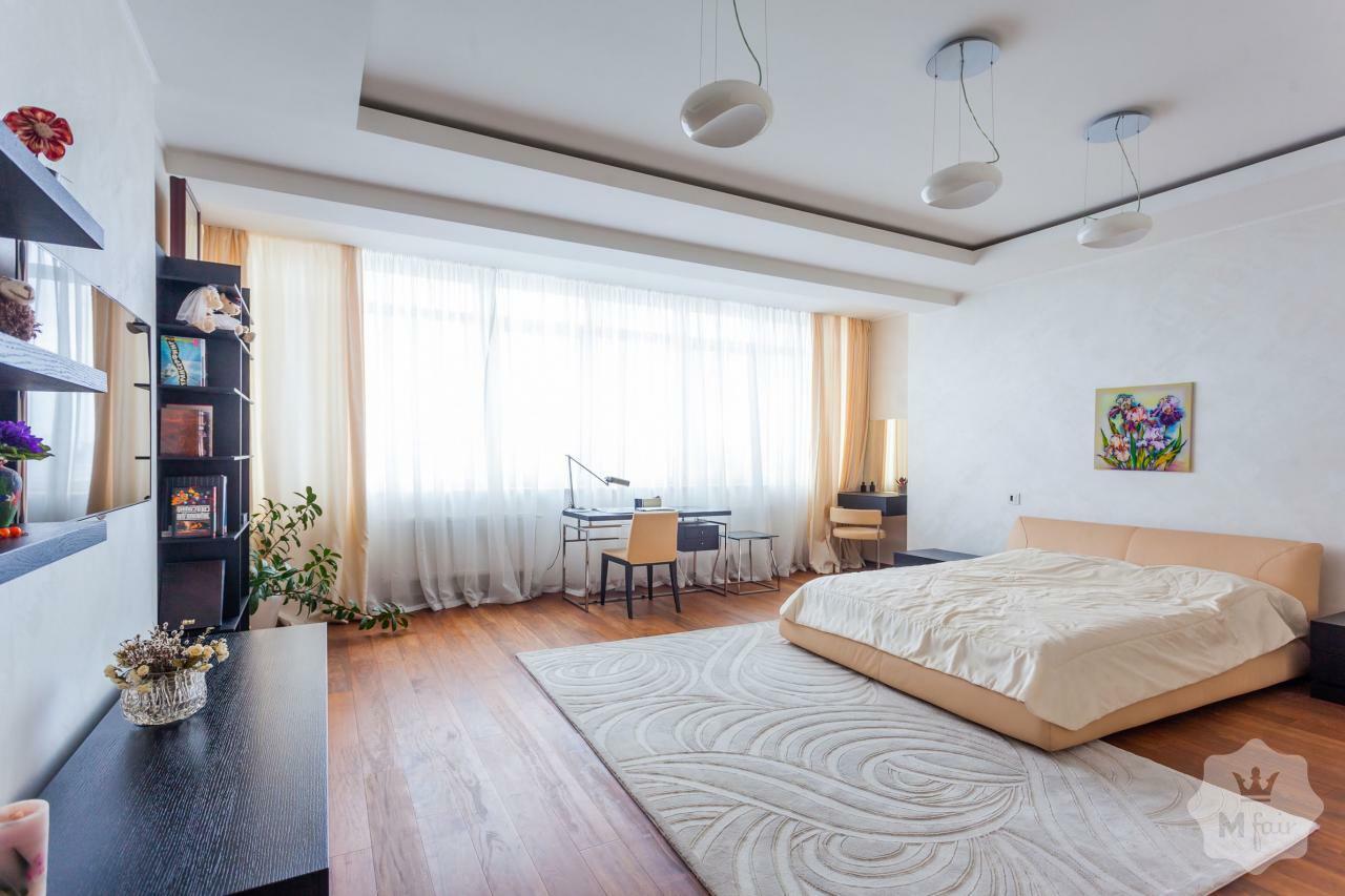 Продажа видовой квартиры с авторским ремонтом в центре Печерска