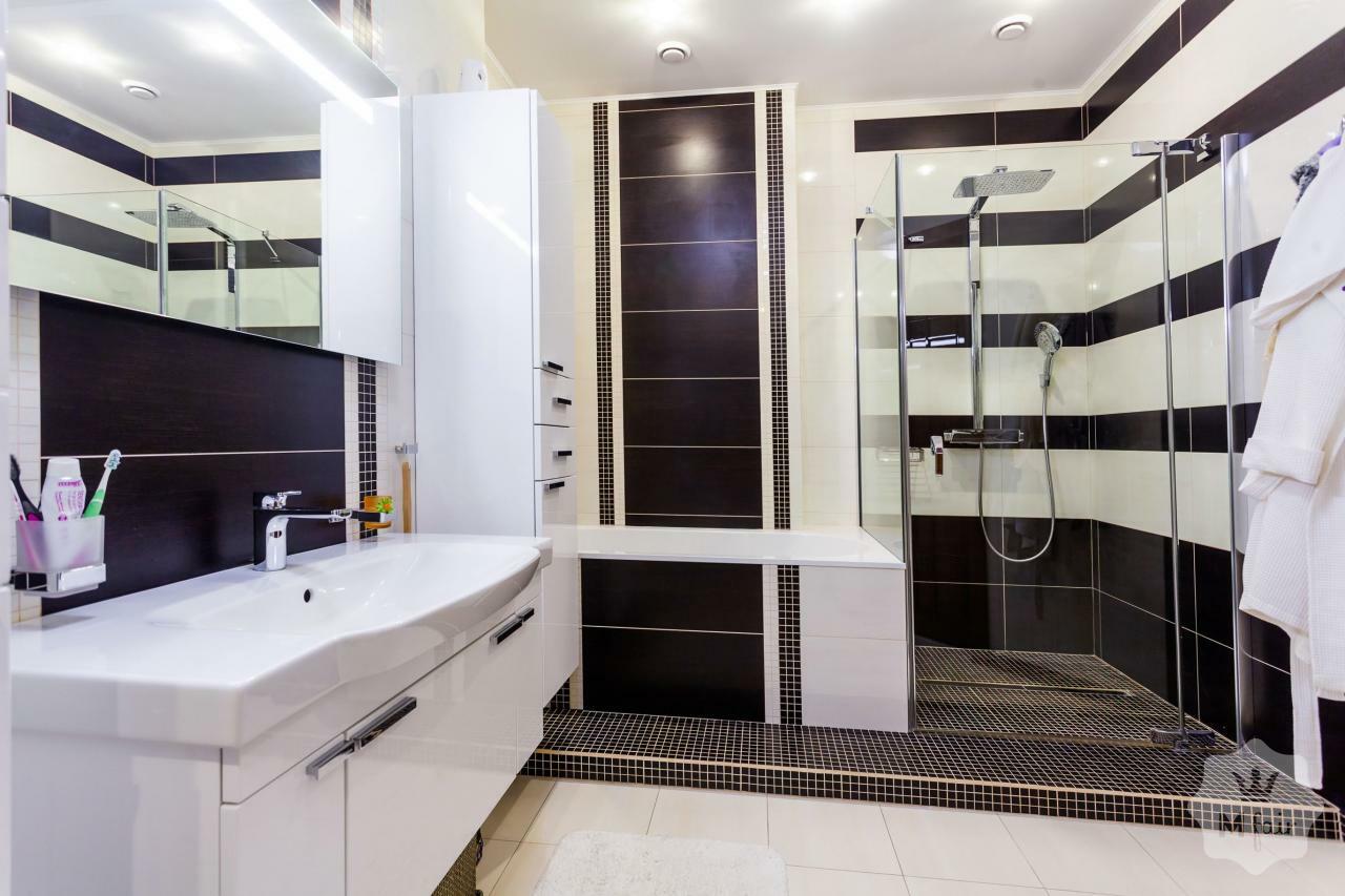 Продажа видовой квартиры с авторским ремонтом в центре Печерска