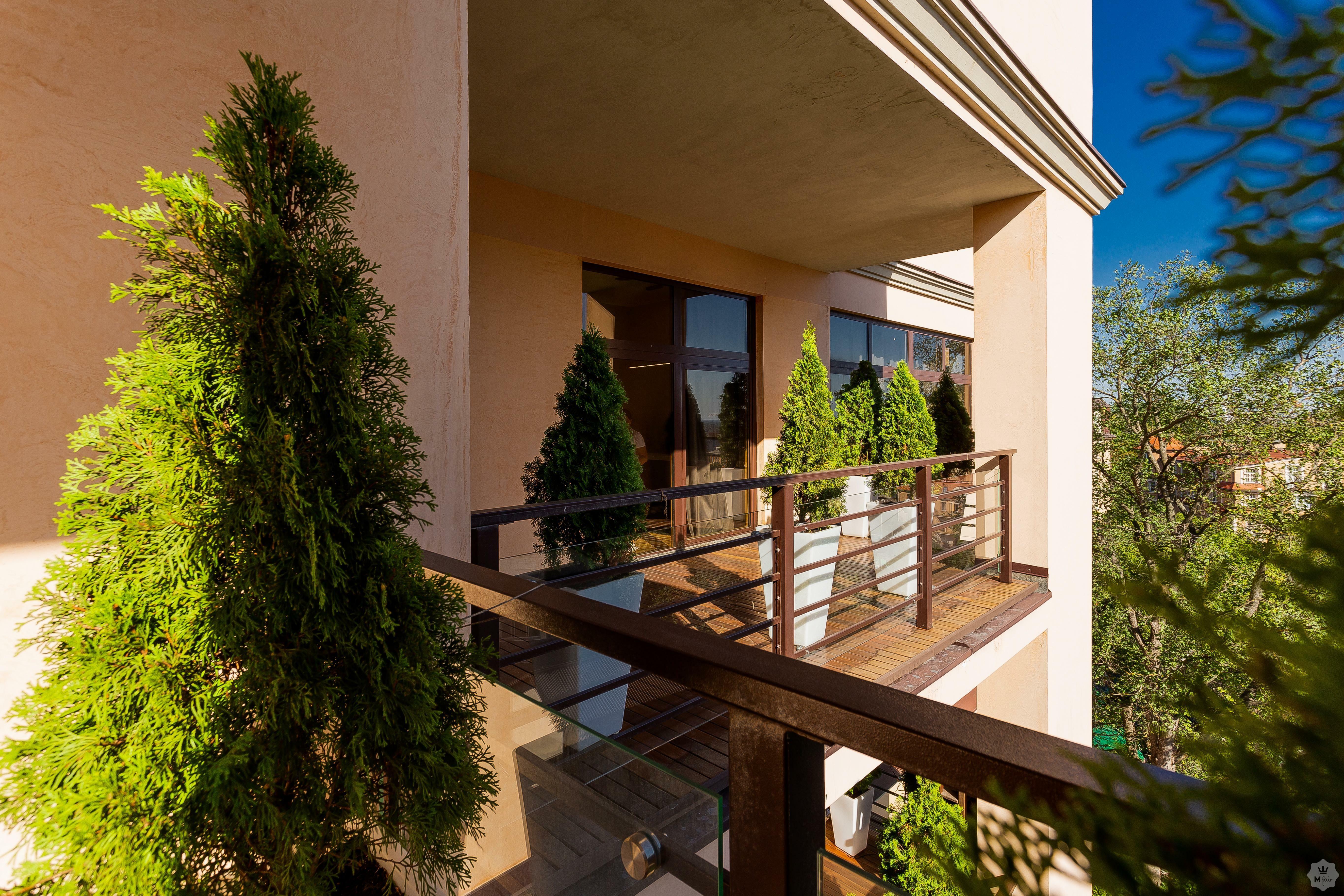 Продажа 5ти комнатной квартиры в Киеве с видом на Ботанический сад