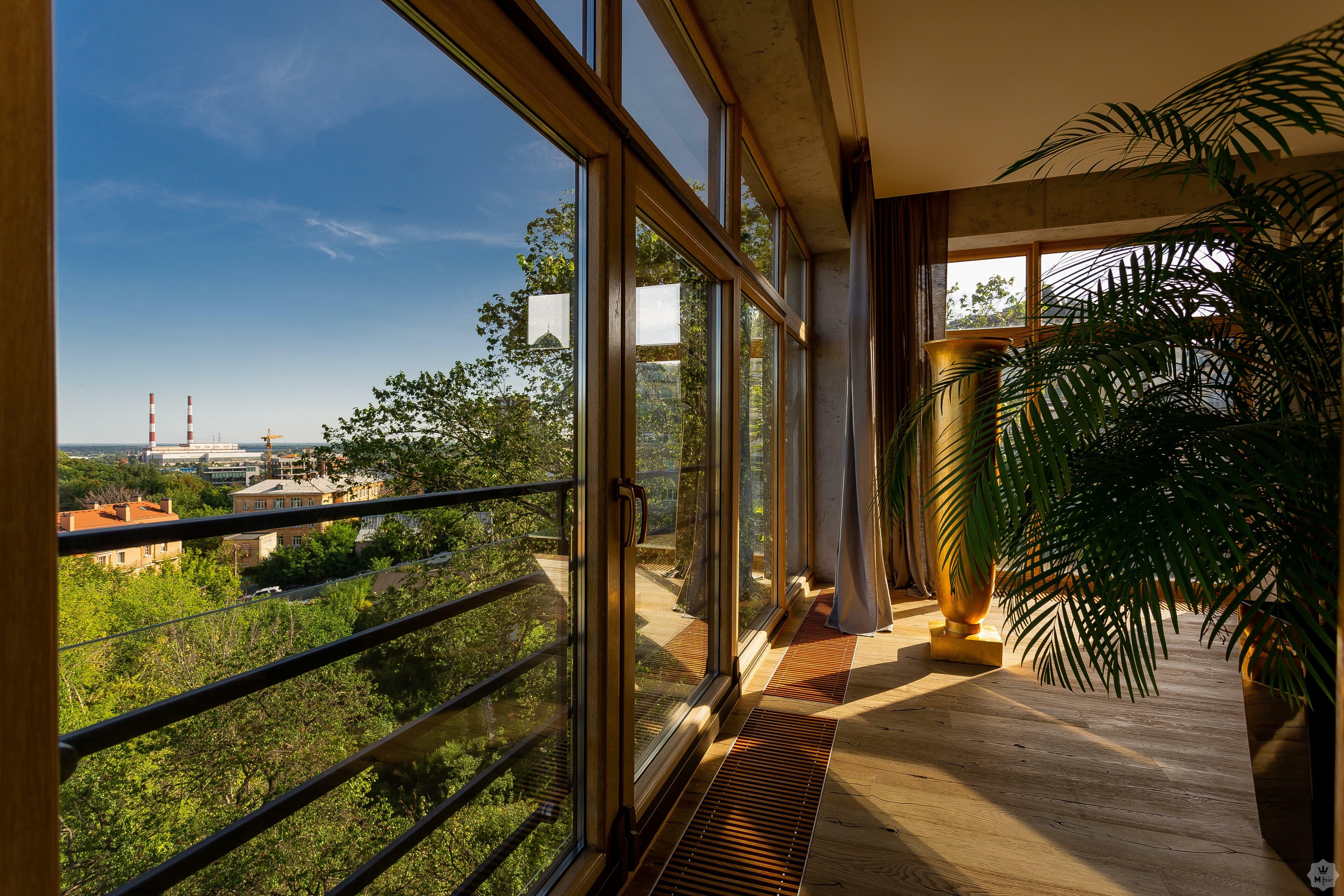 Продажа 5ти комнатной квартиры в Киеве с видом на Ботанический сад