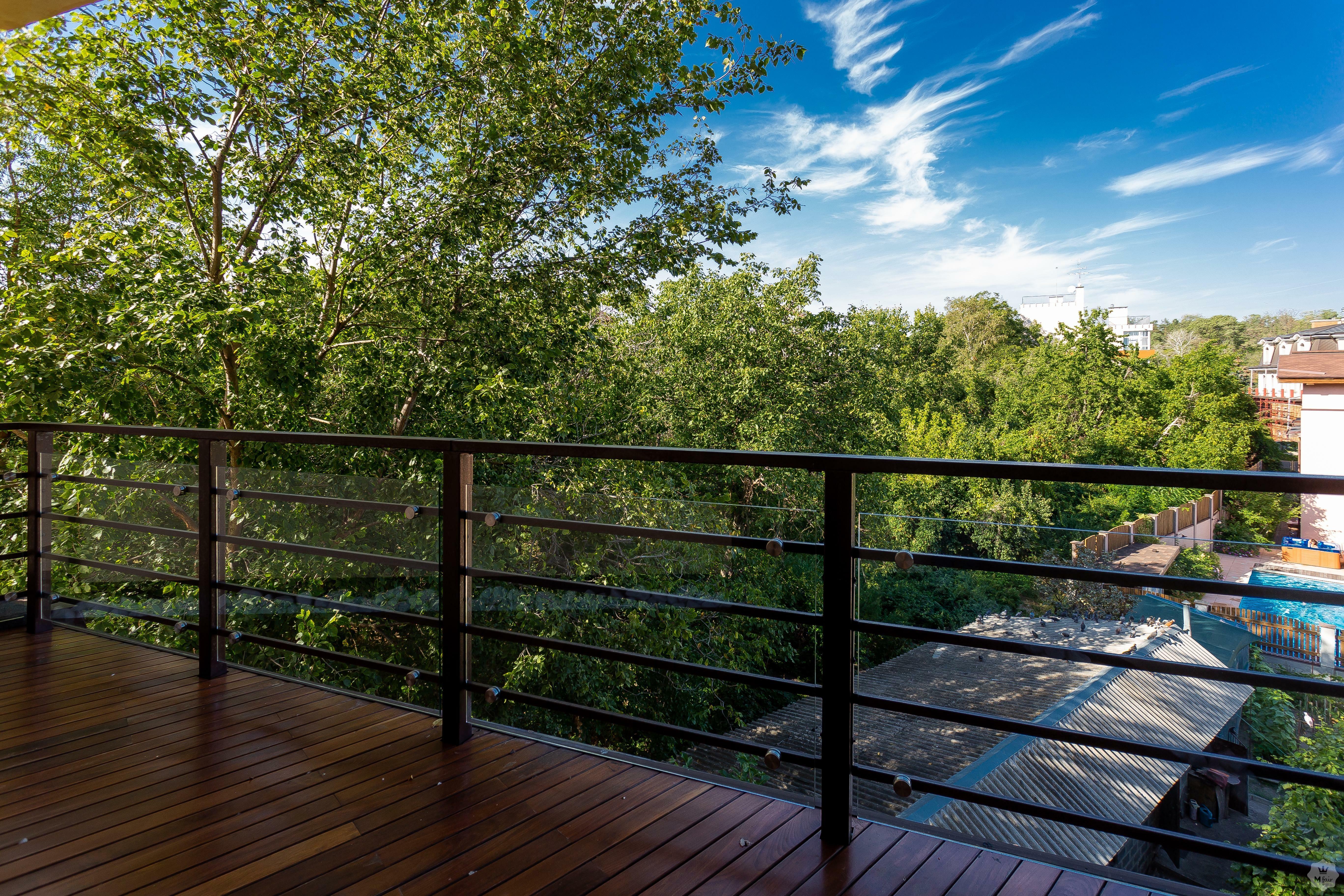 Продажа 5ти комнатной квартиры в Киеве с видом на Ботанический сад