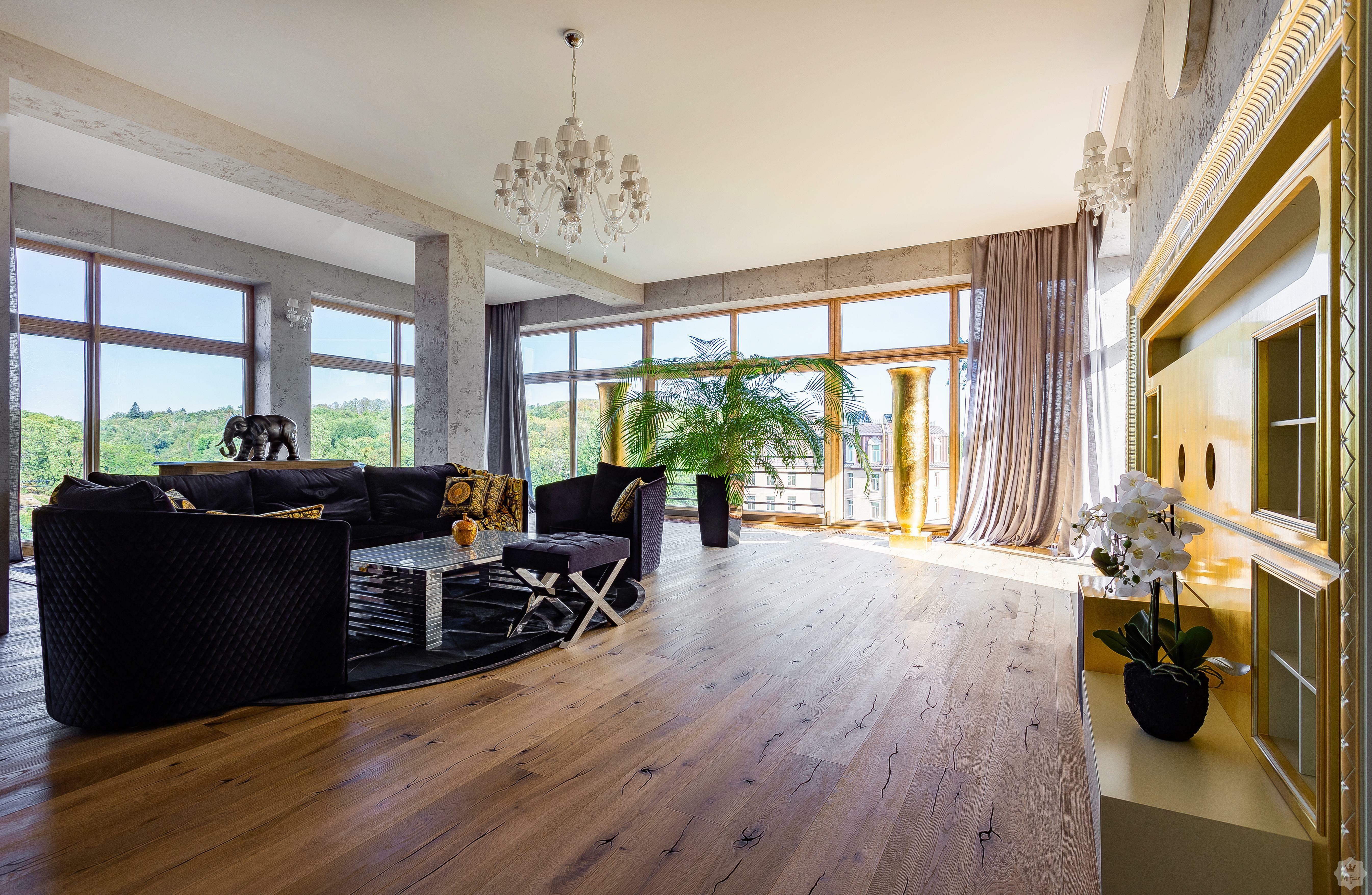 Продажа 5ти комнатной квартиры в Киеве с видом на Ботанический сад