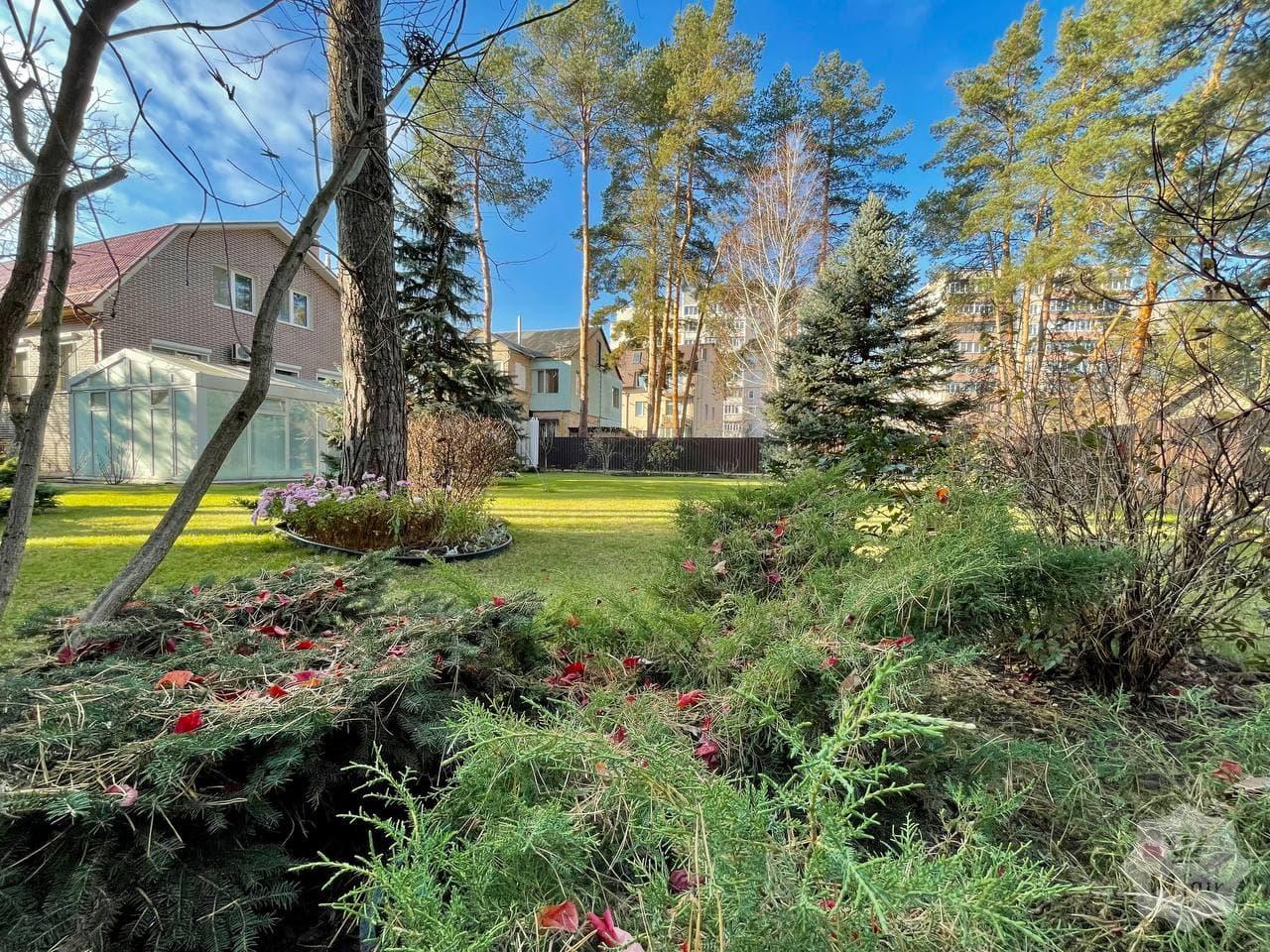 Продажа дома с бассейном в Ирпене под Киевом