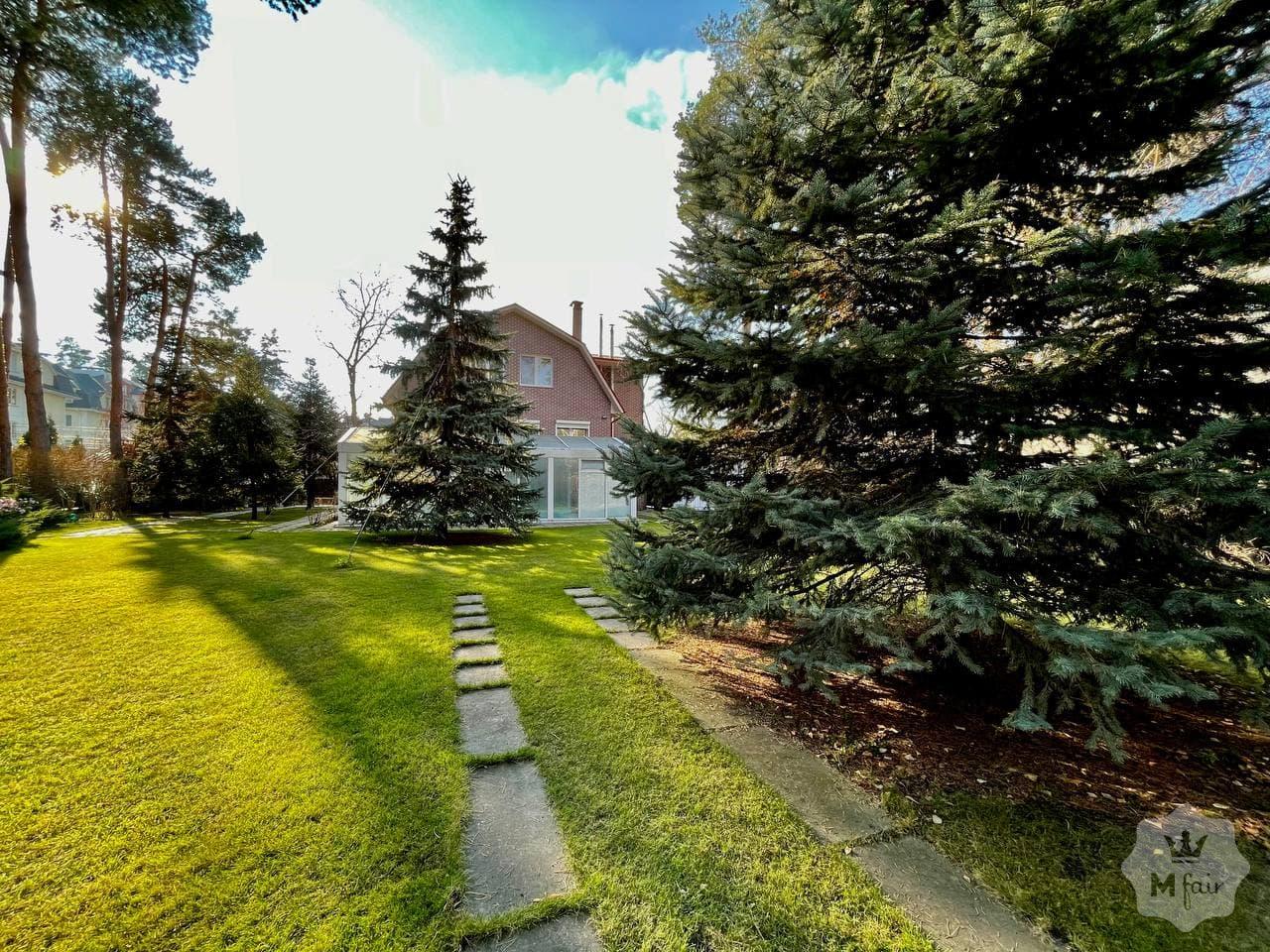 Продажа дома с бассейном в Ирпене под Киевом