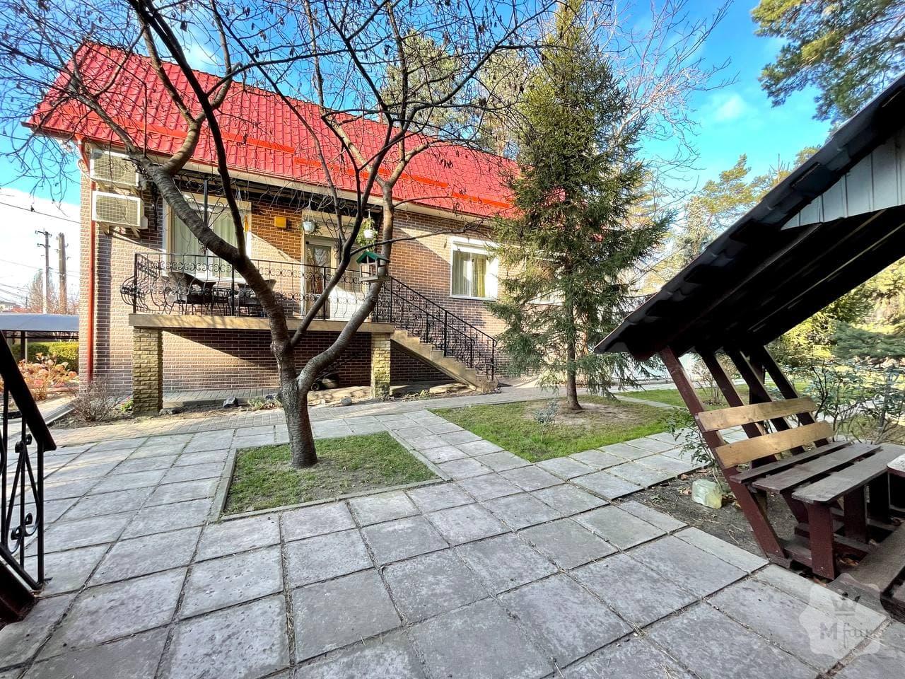 Продажа дома с бассейном в Ирпене под Киевом