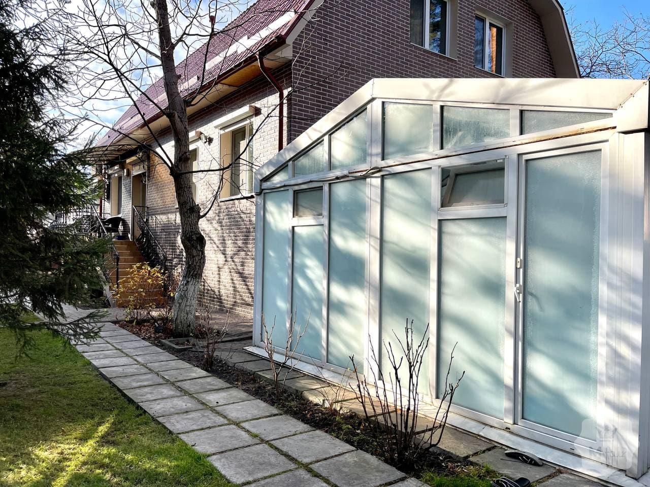 Продажа дома с бассейном в Ирпене под Киевом