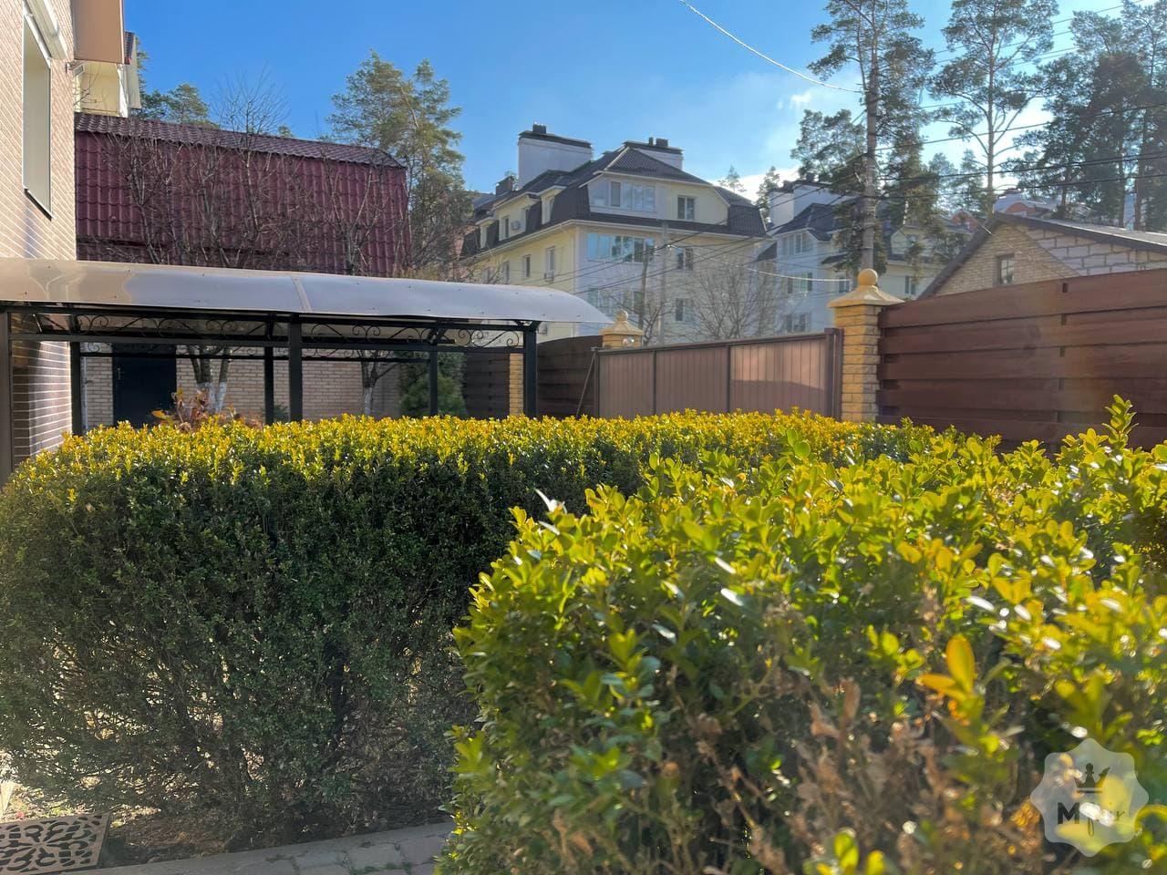 Продажа дома с бассейном в Ирпене под Киевом