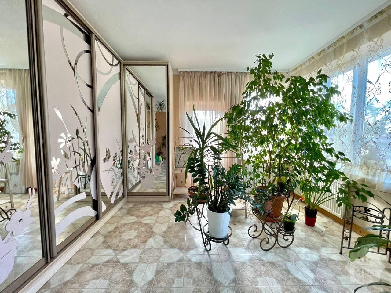 Продажа дома с бассейном в Ирпене под Киевом