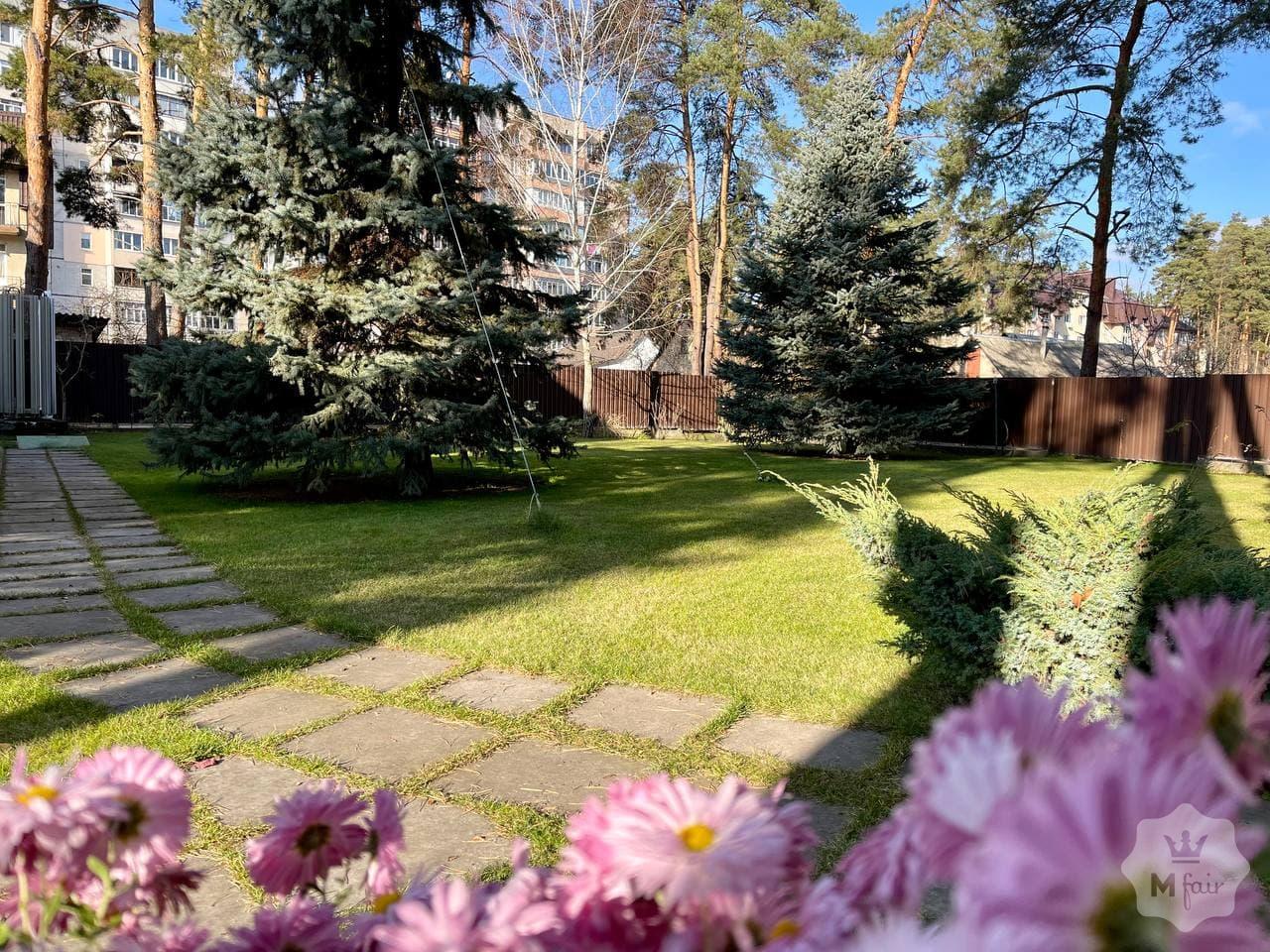 Продажа дома с бассейном в Ирпене под Киевом