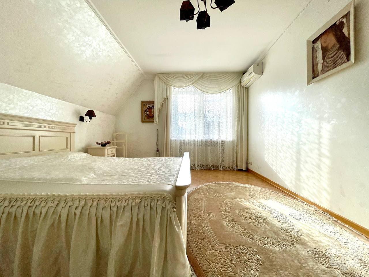 Продажа дома с бассейном в Ирпене под Киевом