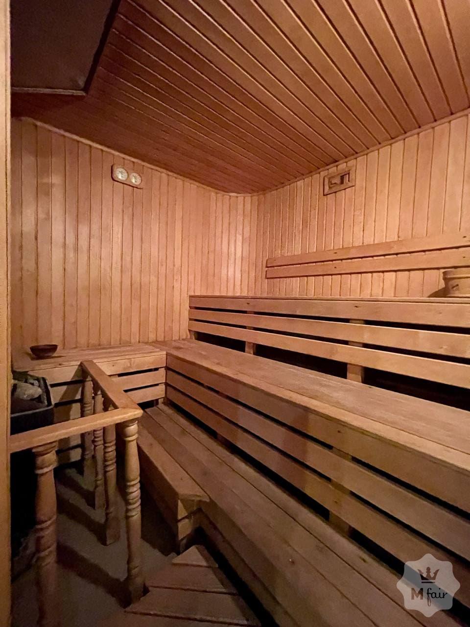 Продажа дома с бассейном в Ирпене под Киевом