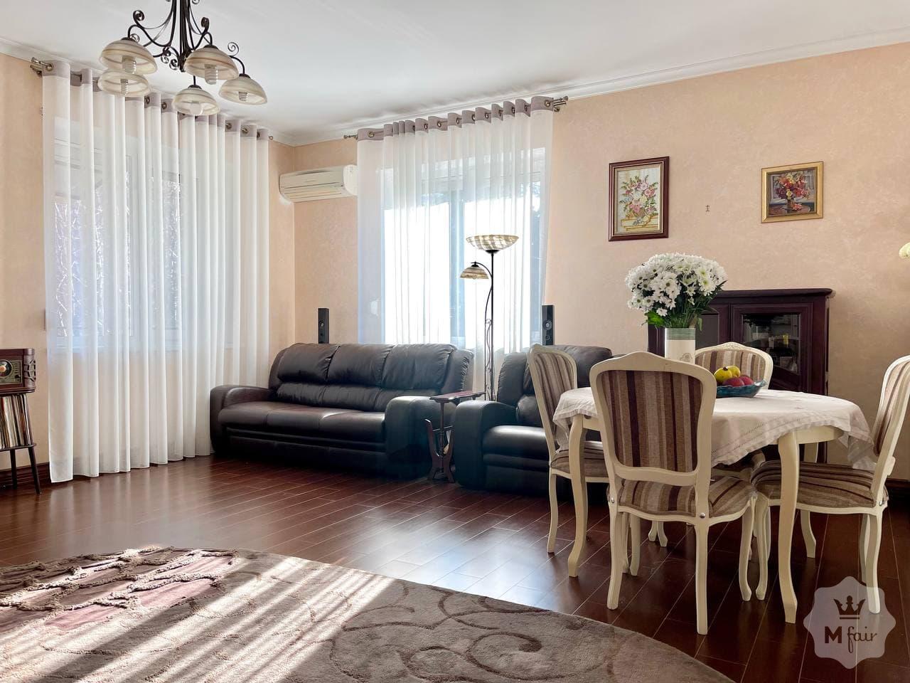 Продажа дома с бассейном в Ирпене под Киевом