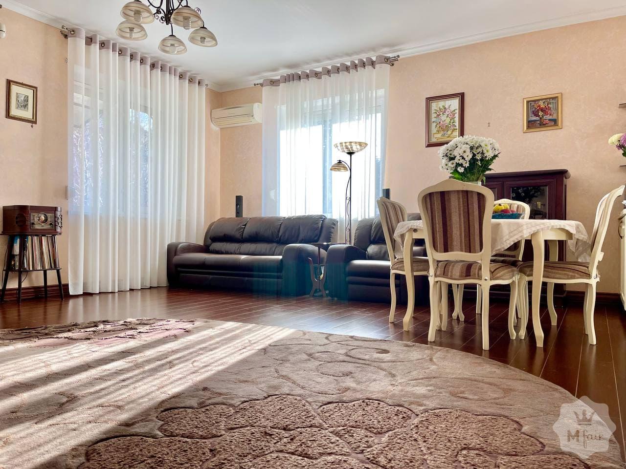 Продажа дома с бассейном в Ирпене под Киевом