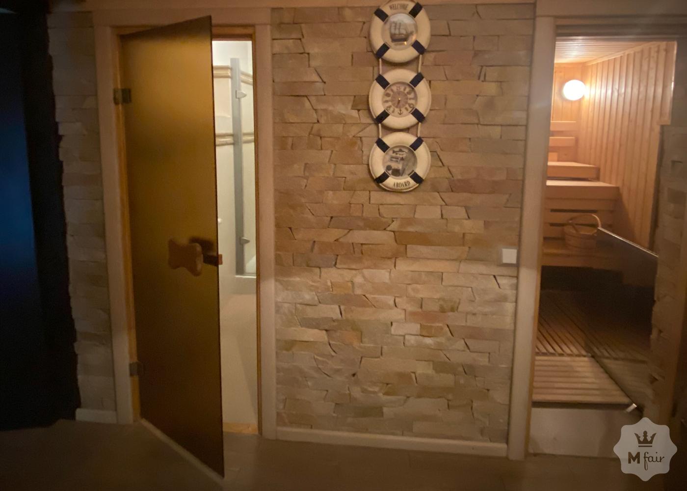 Продажа современного дома с бассейном под Киевом на Осокорках