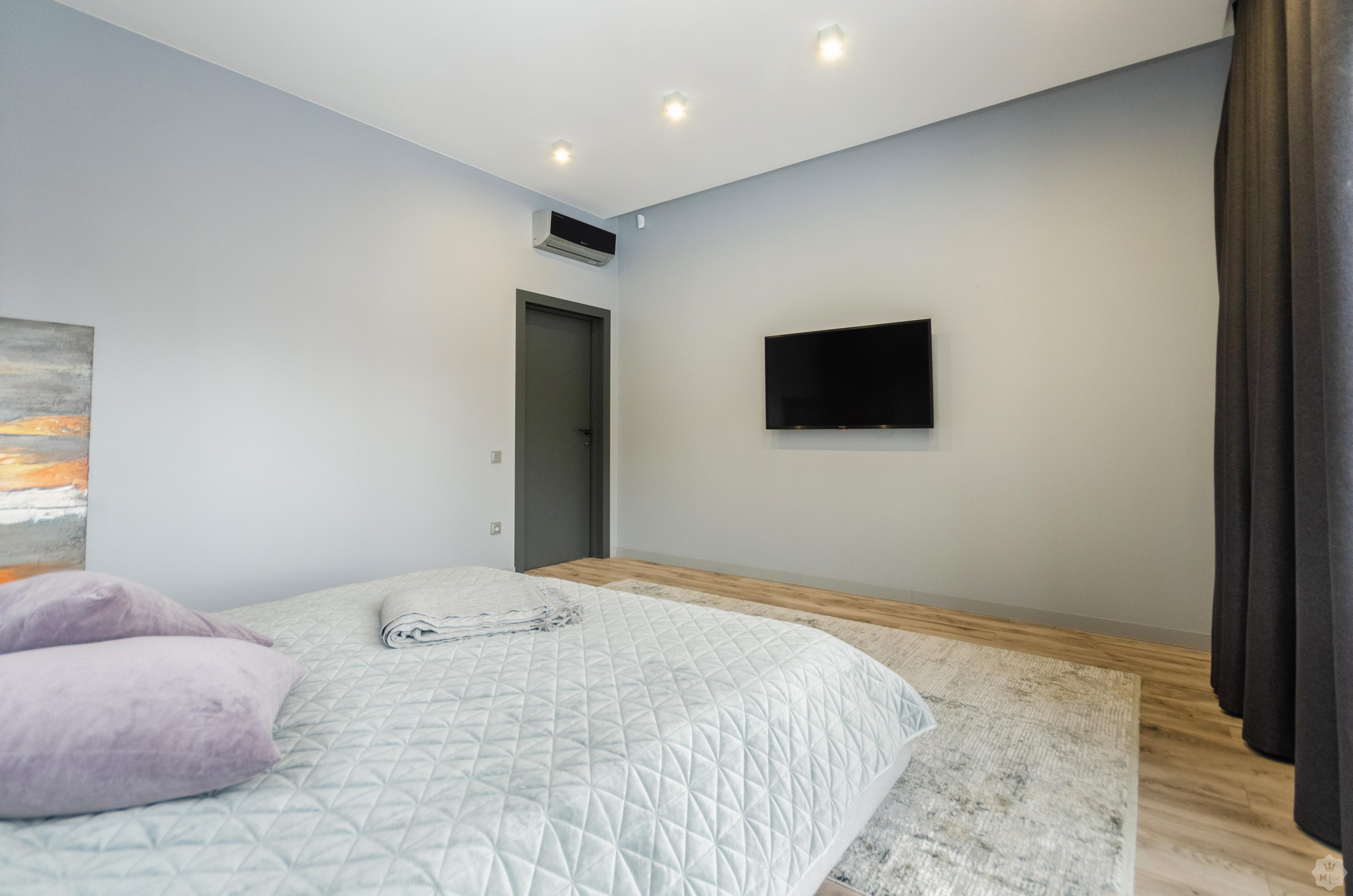 Продажа коттеджа с ремонтом под Киевом в Конча-Заспе