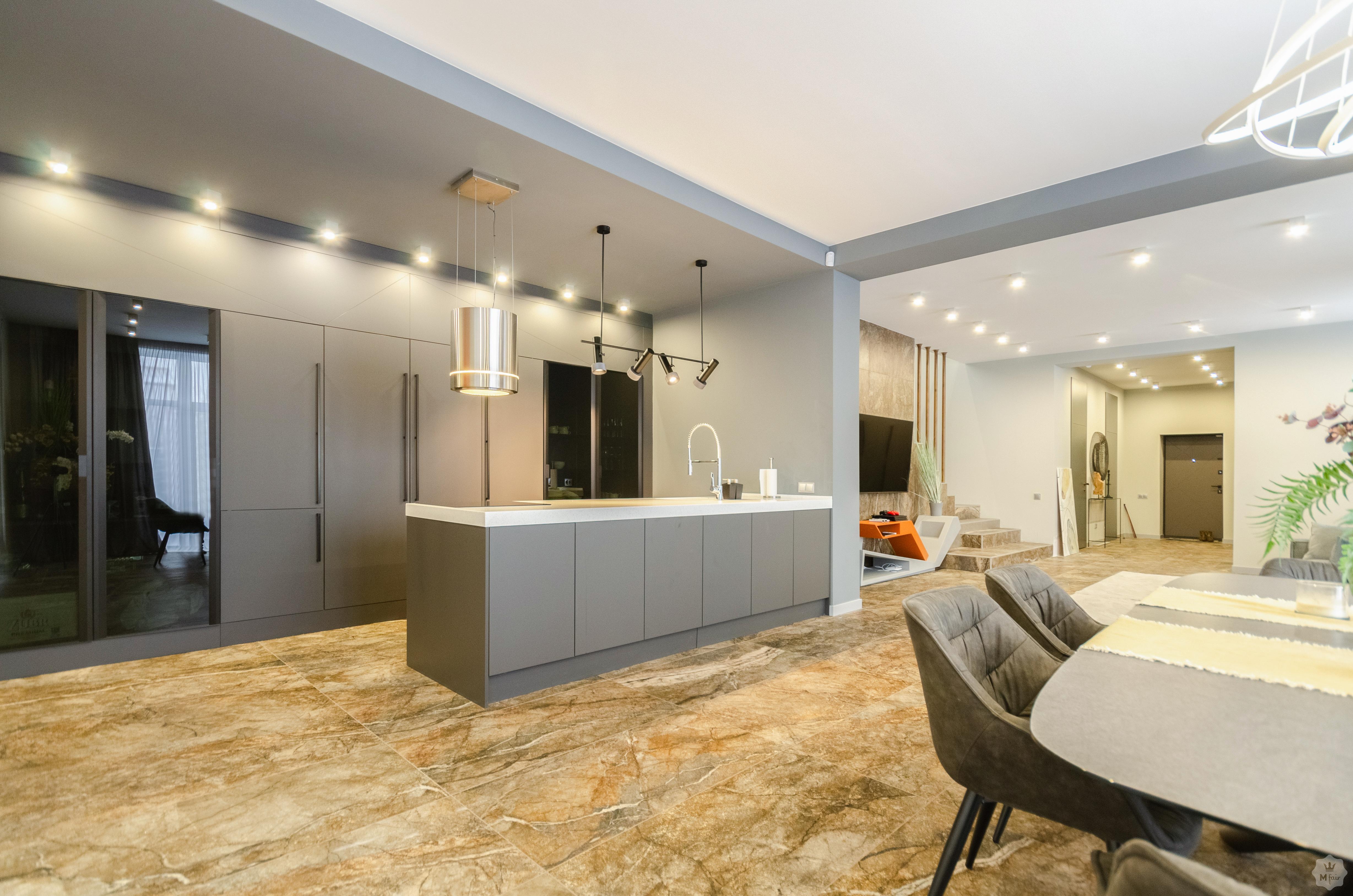 Продажа коттеджа с ремонтом под Киевом в Конча-Заспе