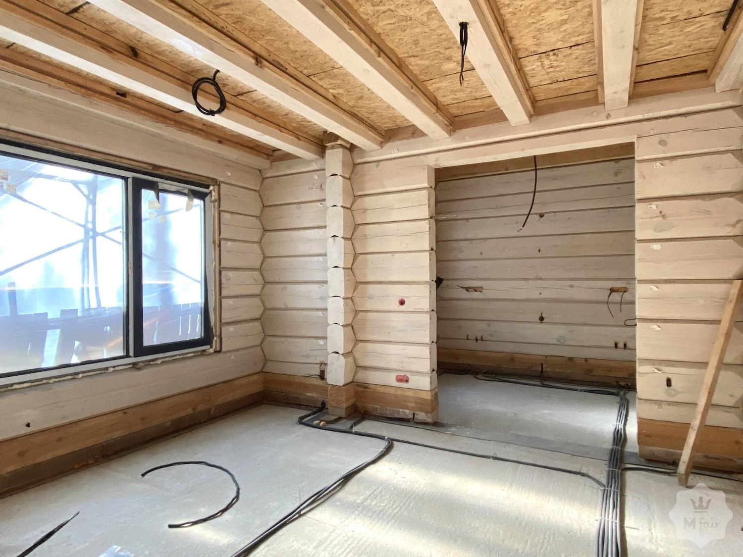 Продажа дома из сруба с сосновым лесом в пригороде Киева