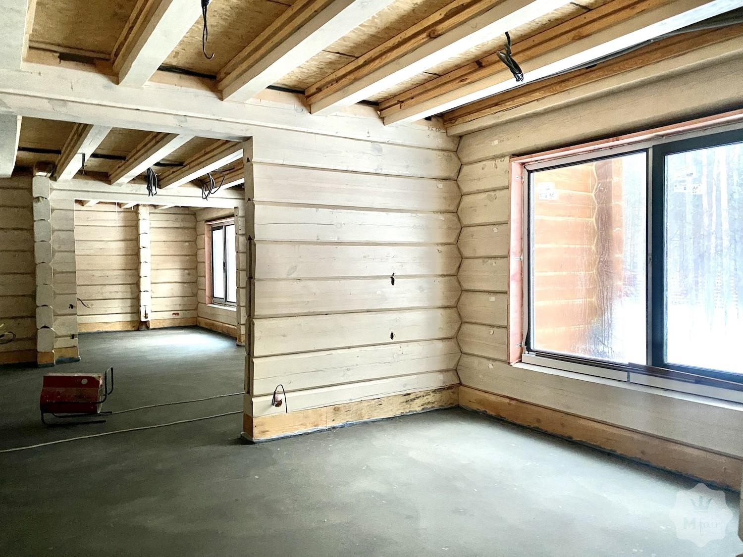 Продажа дома из сруба с сосновым лесом в пригороде Киева