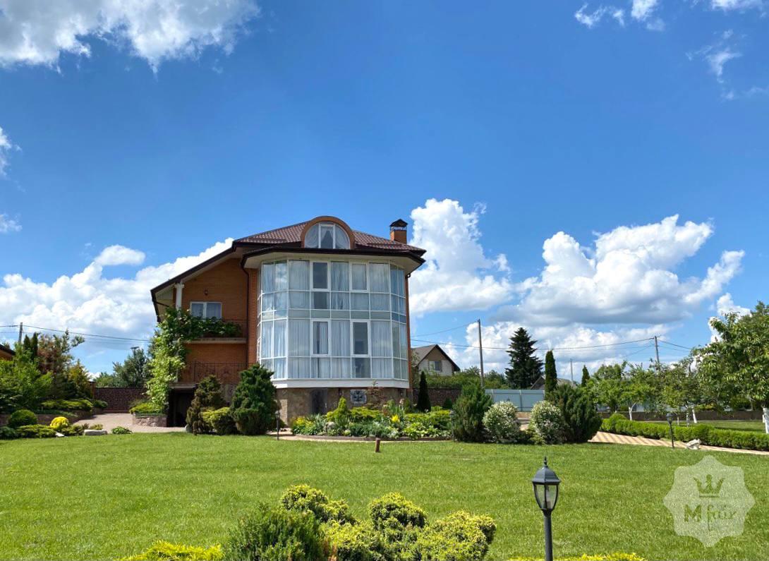 Продажа нового имения у реки в пригороде Житомира