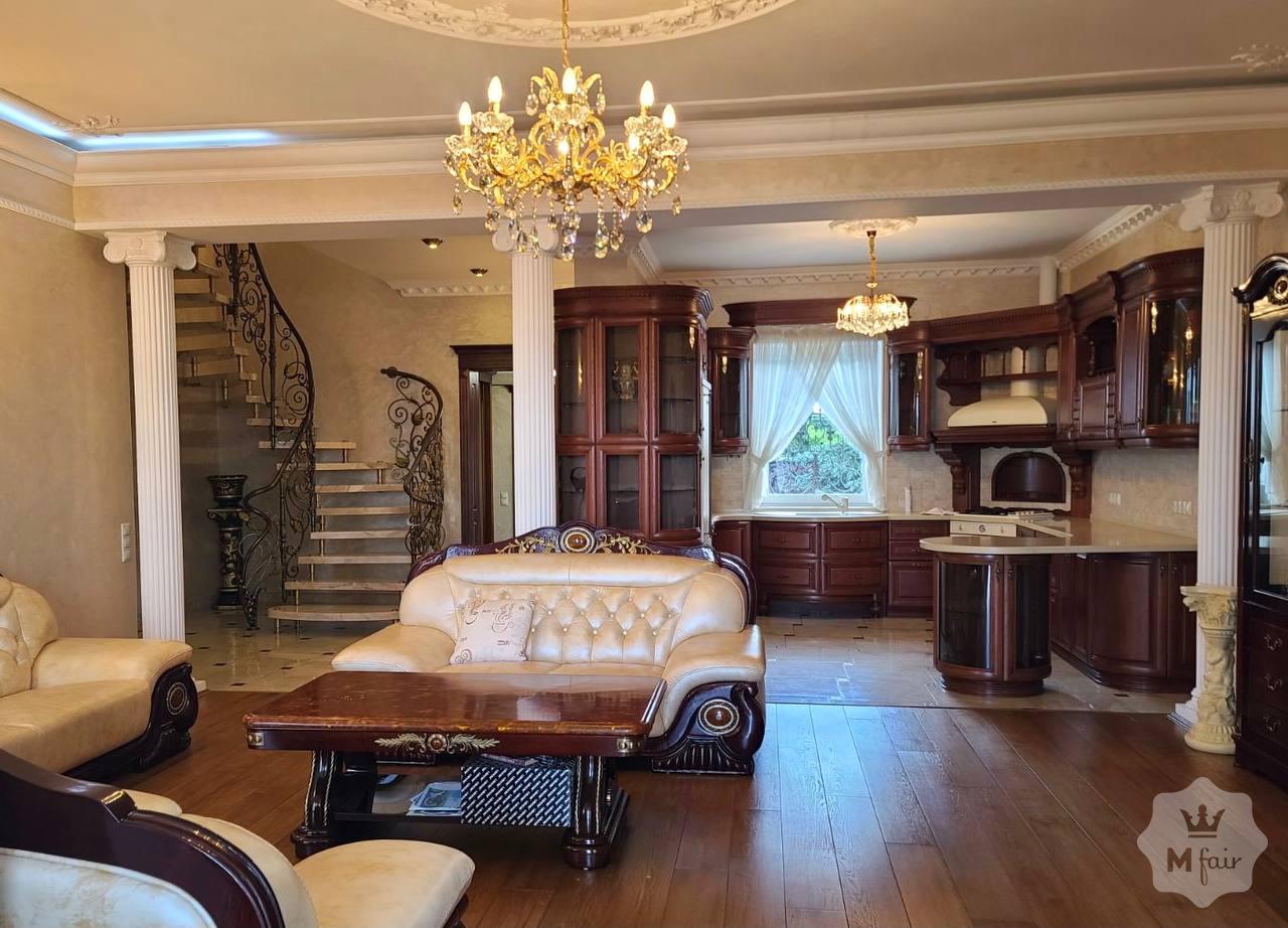 Продажа нового имения у реки в пригороде Житомира