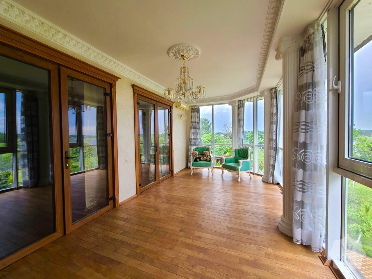 Продажа нового имения у реки в пригороде Житомира