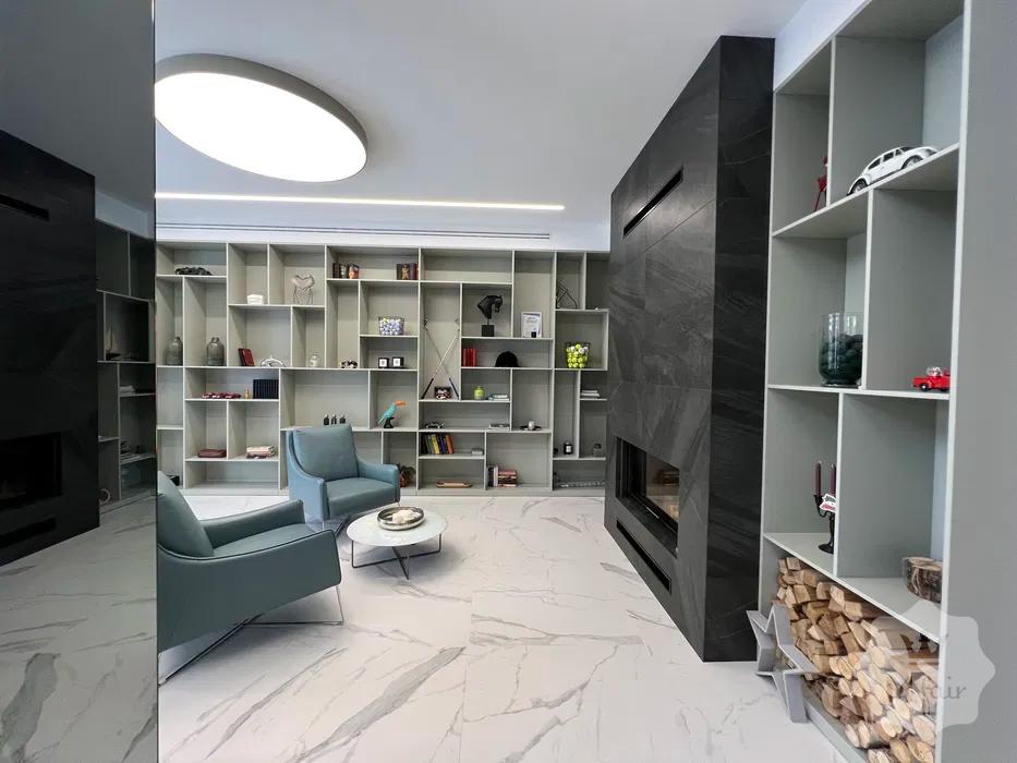 Продажа современного дома с ремонтом под Киевом в Буче