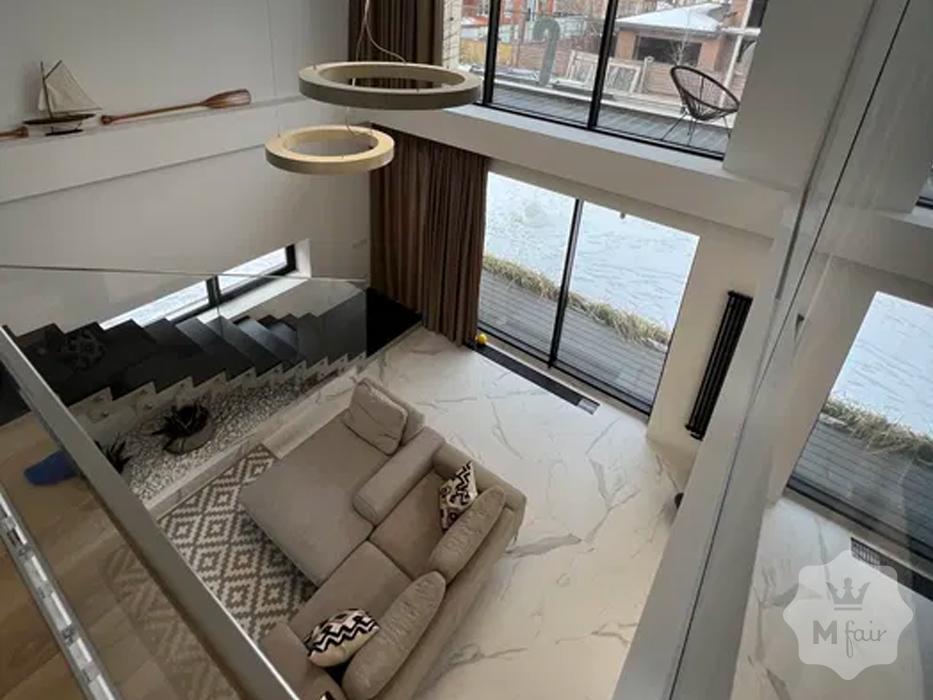 Продажа современного дома с ремонтом под Киевом в Буче