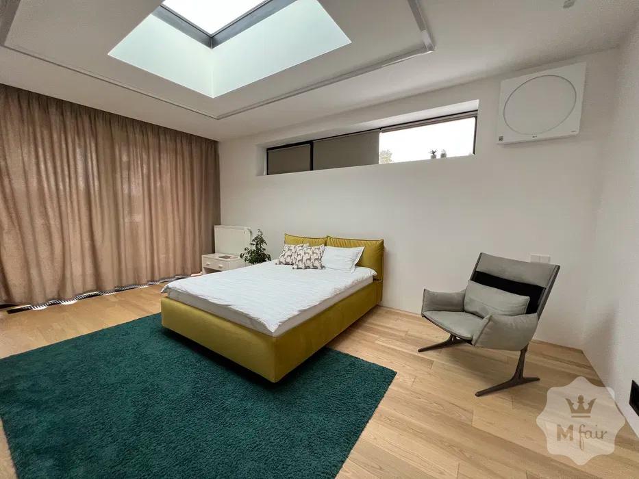 Продажа современного дома с ремонтом под Киевом в Буче