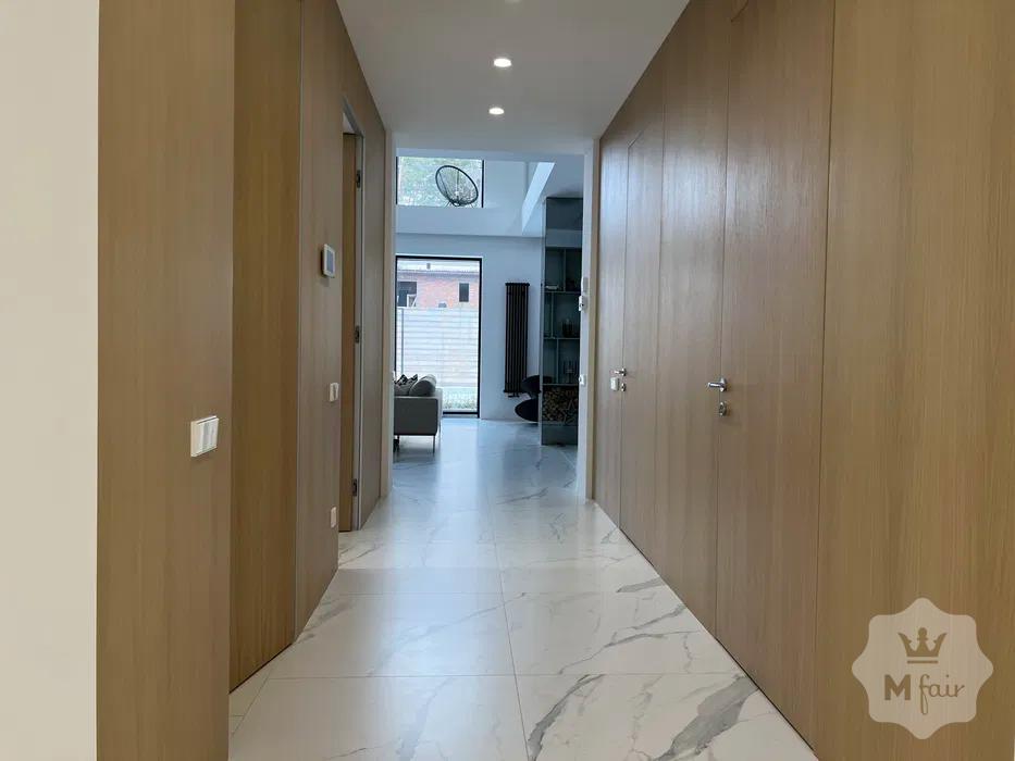 Продажа современного дома с ремонтом под Киевом в Буче