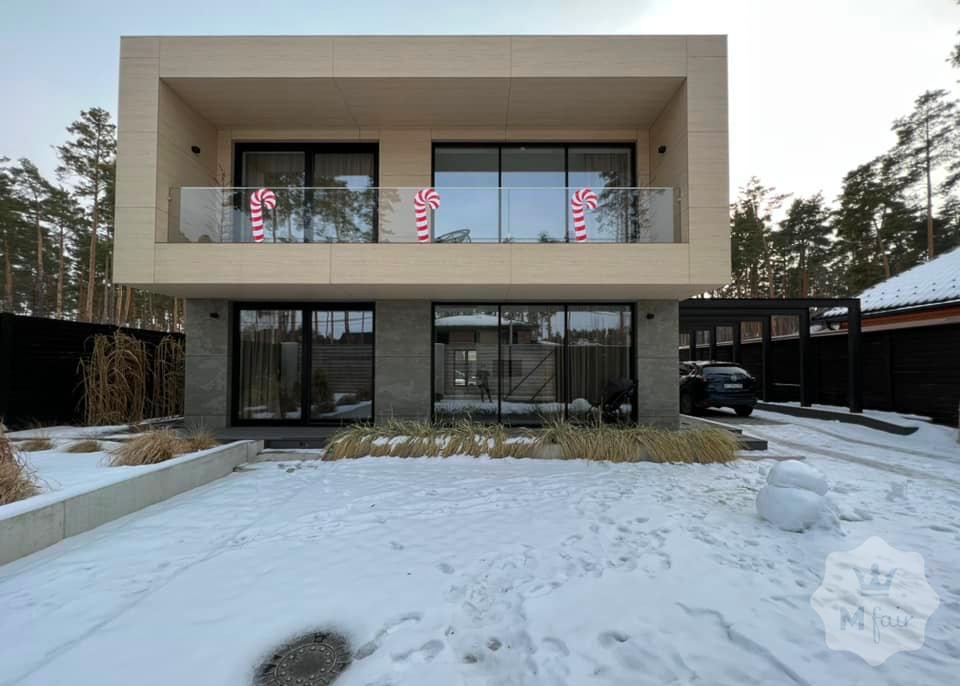 Продажа современного дома с ремонтом под Киевом в Буче