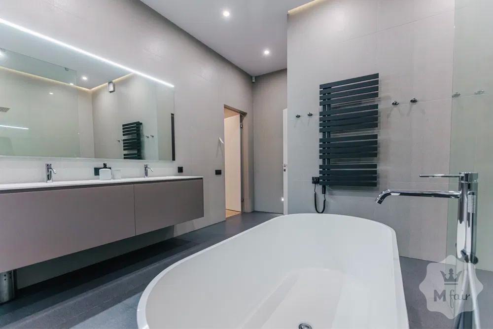 Продажа дома с бассейном в сосновом лесу в Буче под Киевом