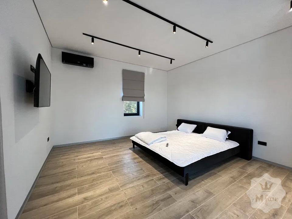 Продажа нового дома в стиле хай-тек в Буче под Киевом