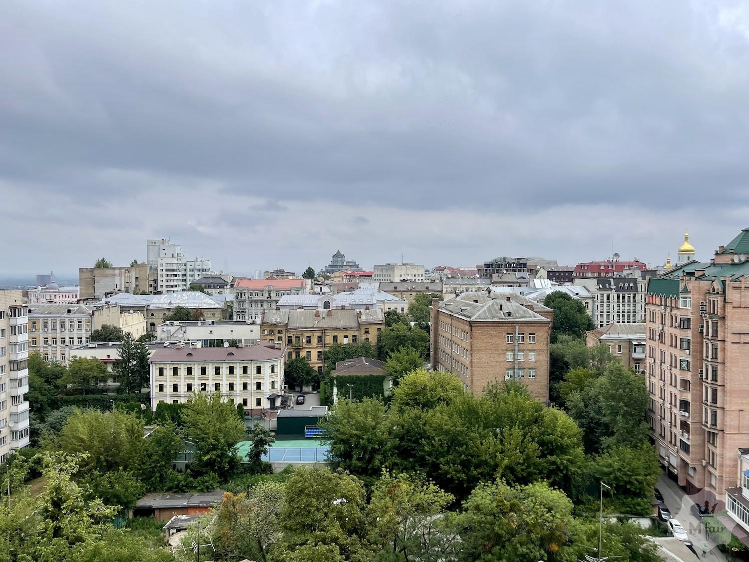 Продажа видовой 4х-комнатной квартиры в комплексе бизнес-класса в Киеве