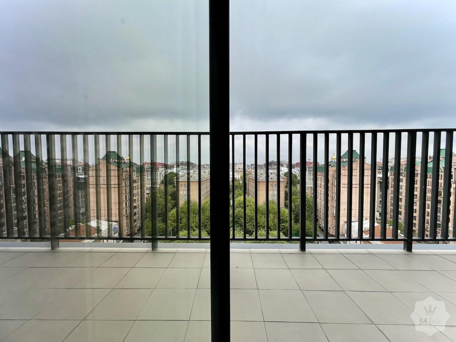 Продажа видовой 4х-комнатной квартиры в комплексе бизнес-класса в Киеве