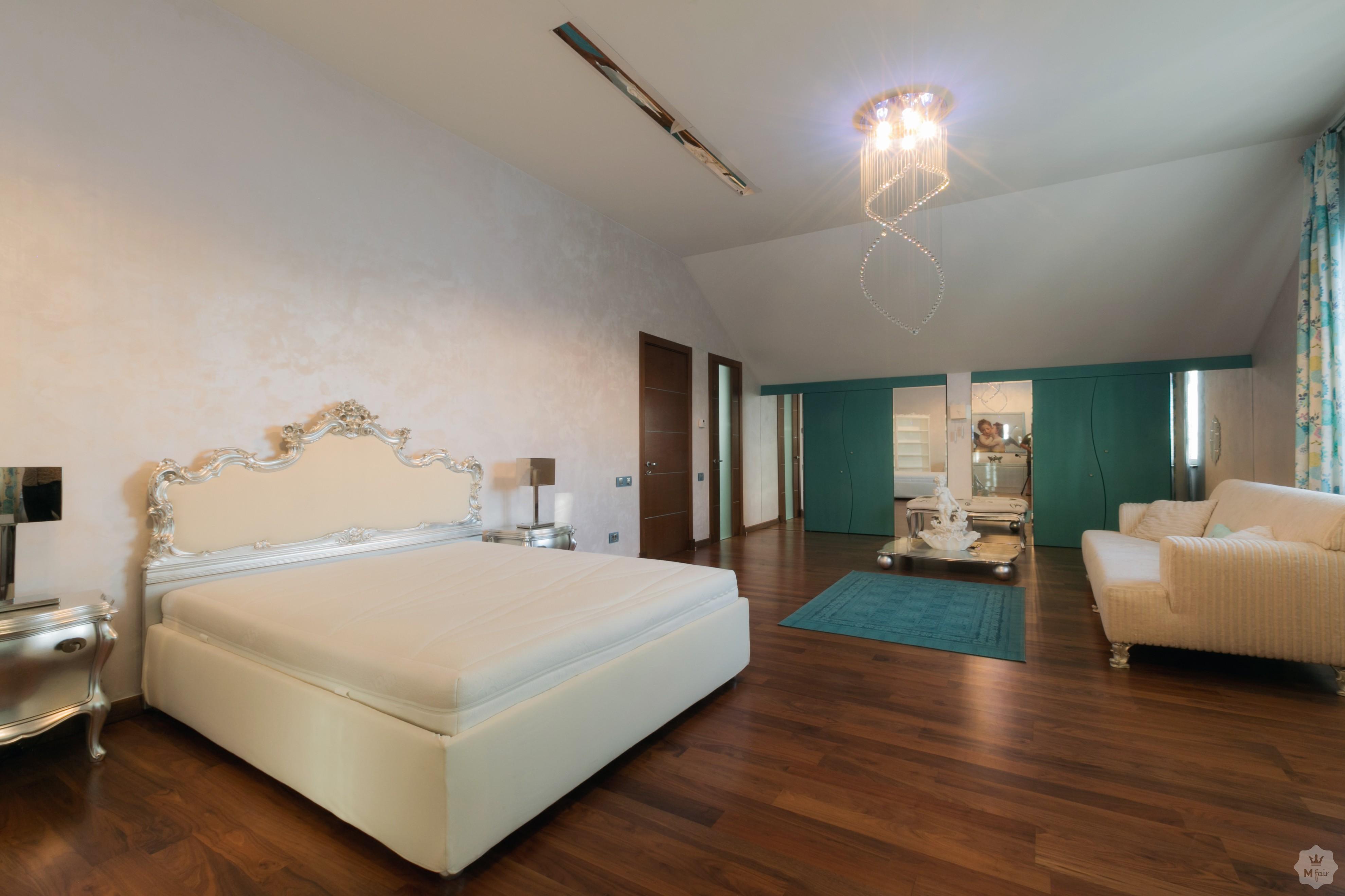 Аренда дома с бассейном возле леса в Киеве