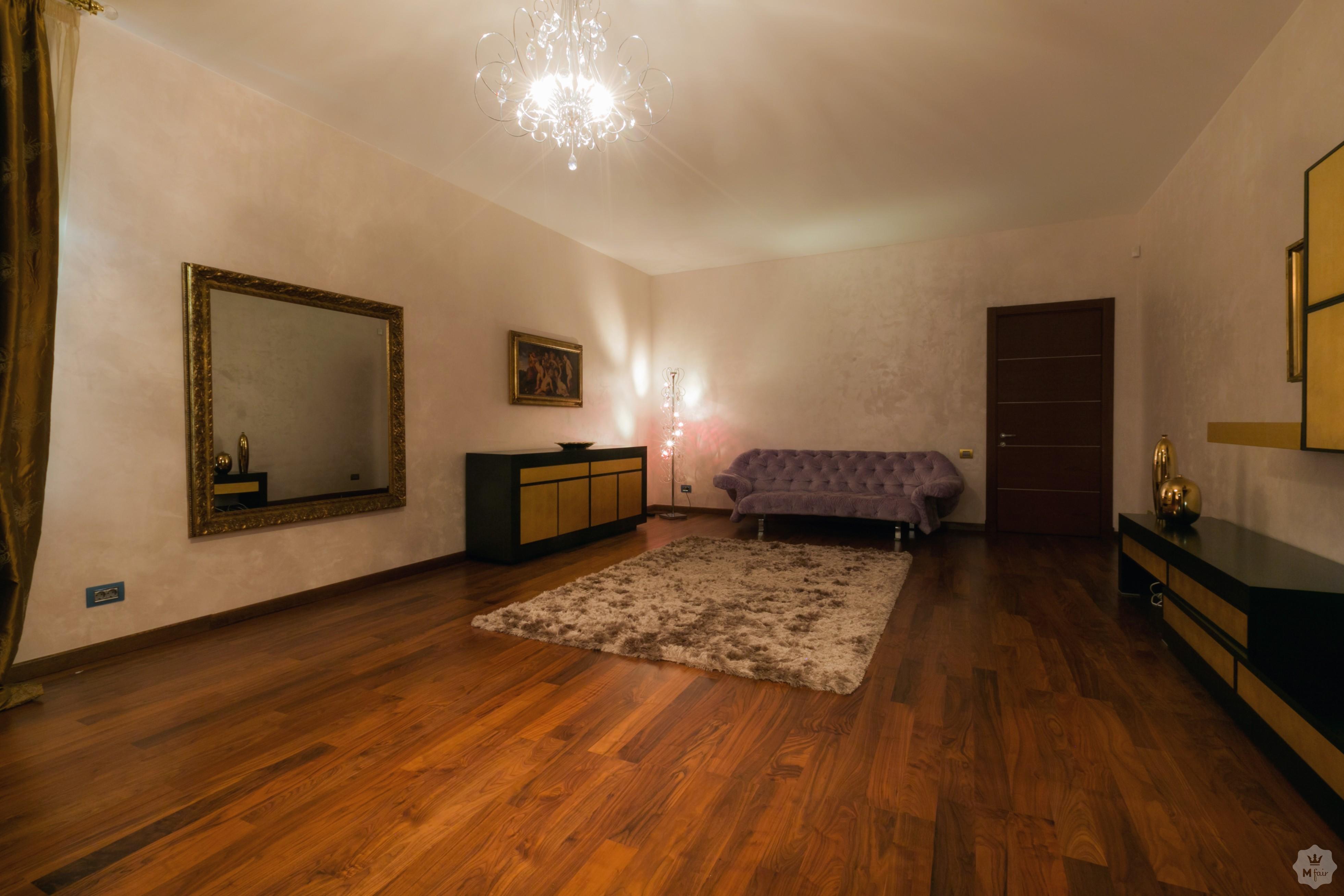 Аренда дома с бассейном возле леса в Киеве