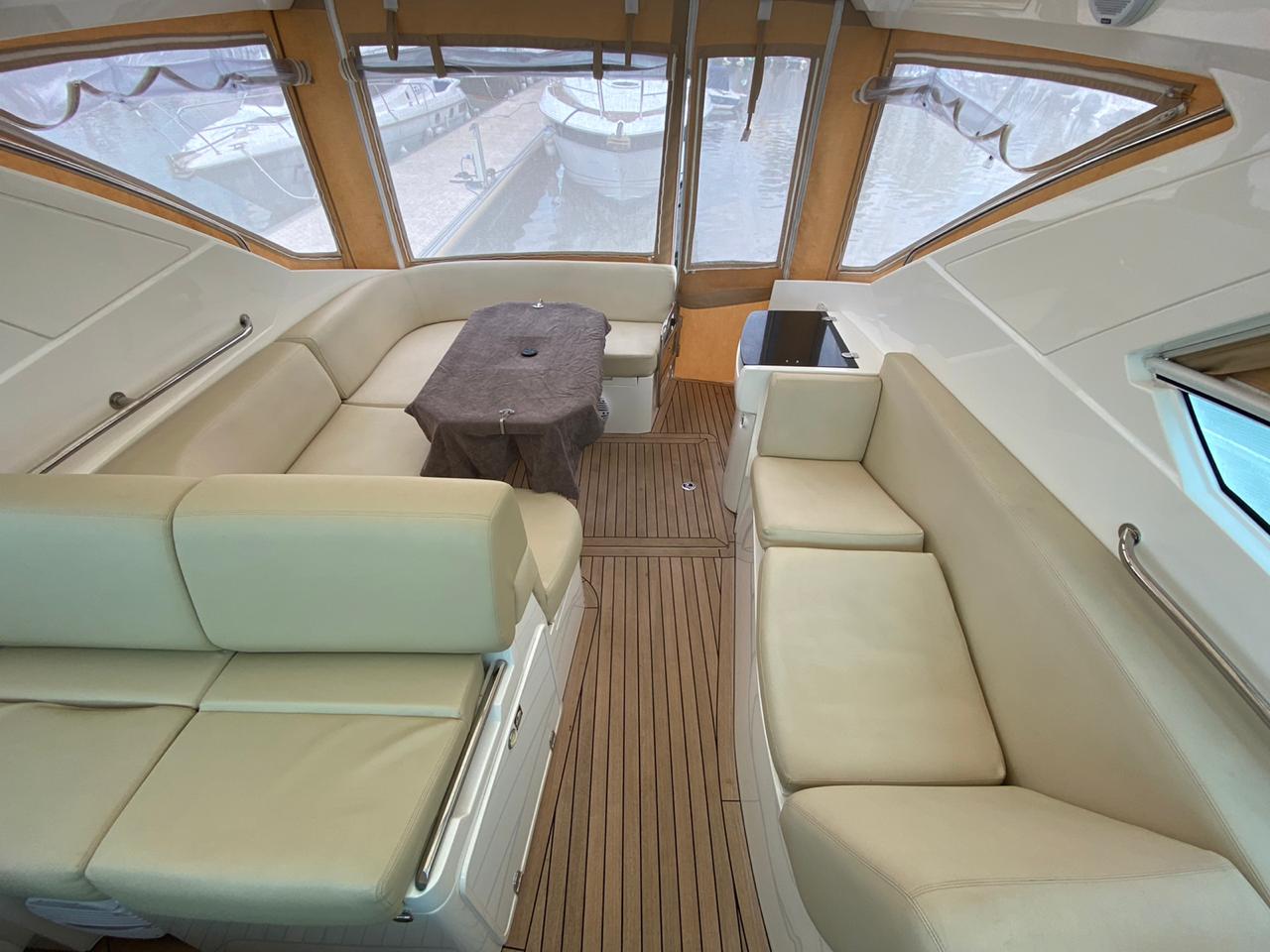 Продажа моторной яхты Sealine 38 SC '2007 в Киеве