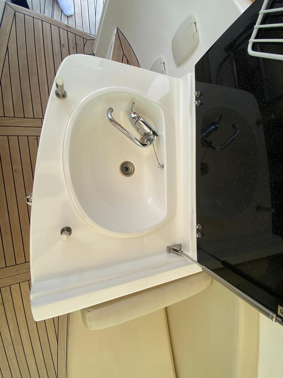 Продажа моторной яхты Sealine 38 SC '2007 в Киеве