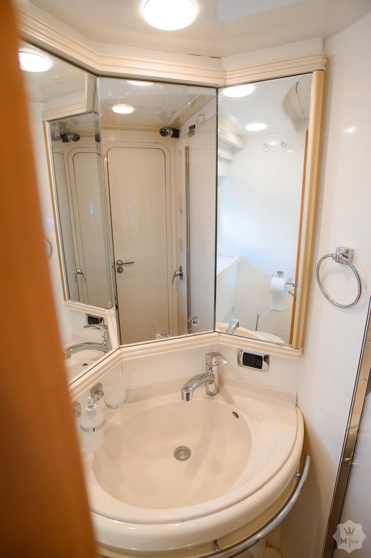 Продажа моторной яхты Baia Yachts Aqua 54 '2004 в Одессе