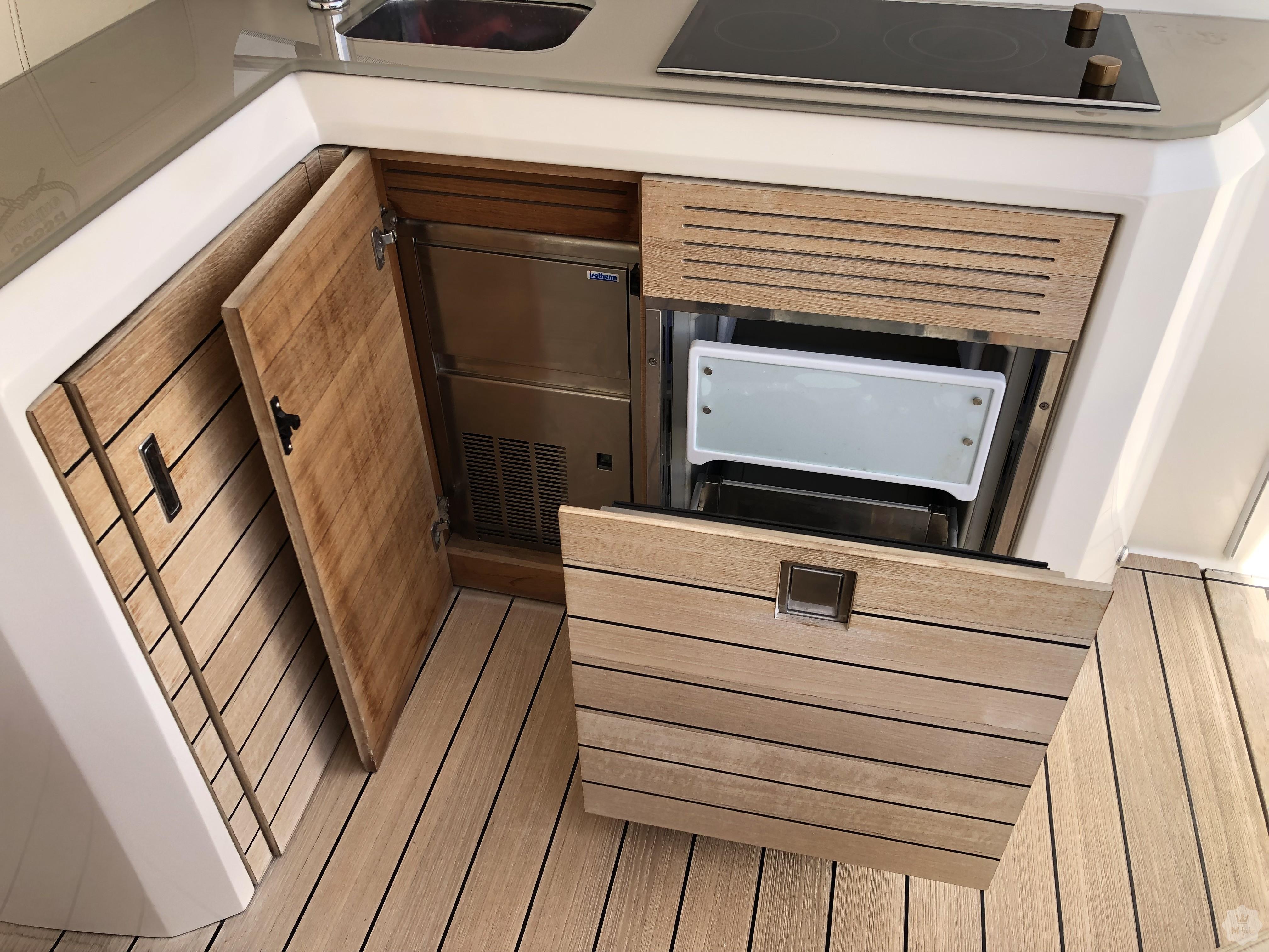 Продажа моторной яхты Sessa C43 '2009 в Киеве