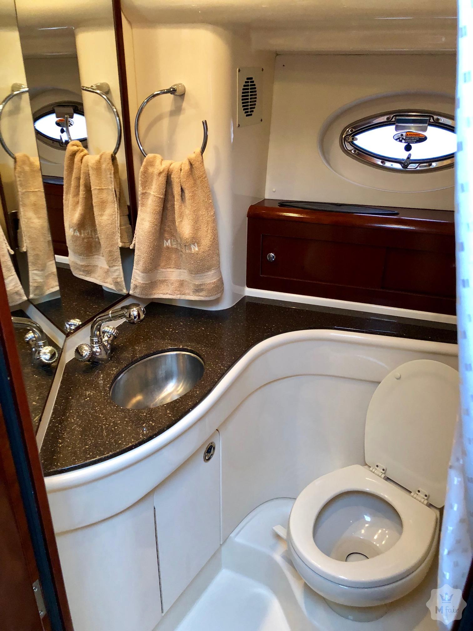 Продажа моторной яхты c флайбриджем Meridian 441 Fly '2011 в Киеве