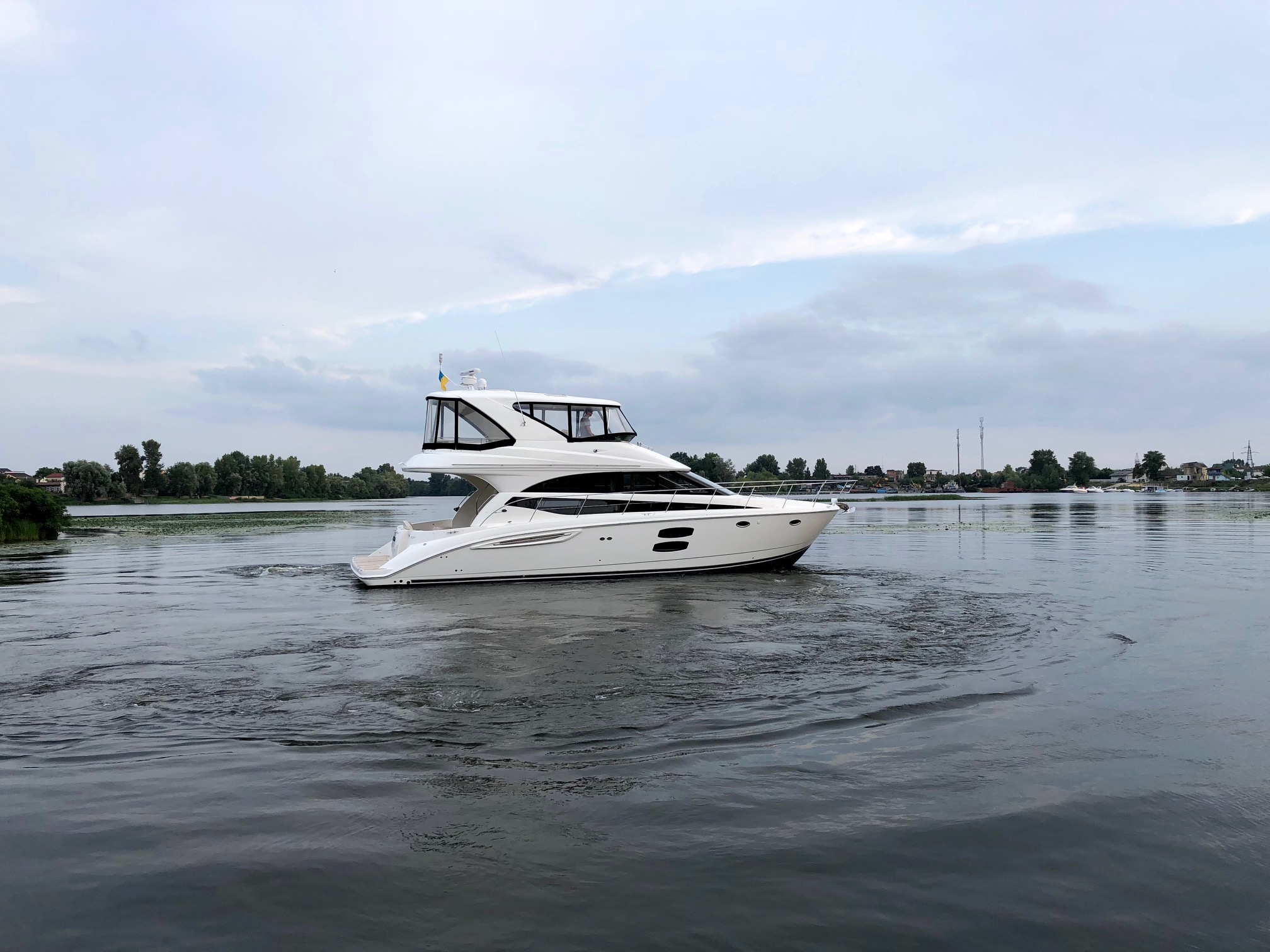 Продажа моторной яхты c флайбриджем Meridian 441 Fly '2011 в Киеве