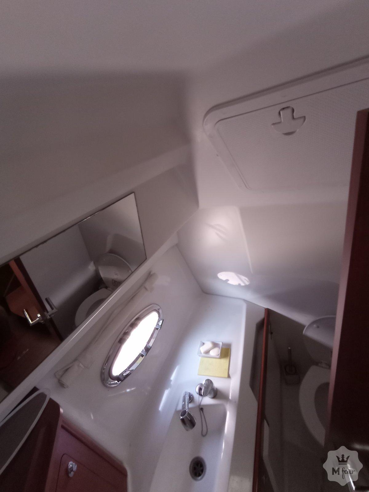 Продажа моторной яхты Beneteau Antares 30 Fly '2011 в Киеве