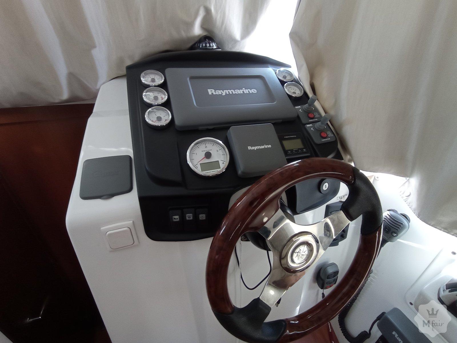 Продажа моторной яхты Beneteau Antares 30 Fly '2011 в Киеве