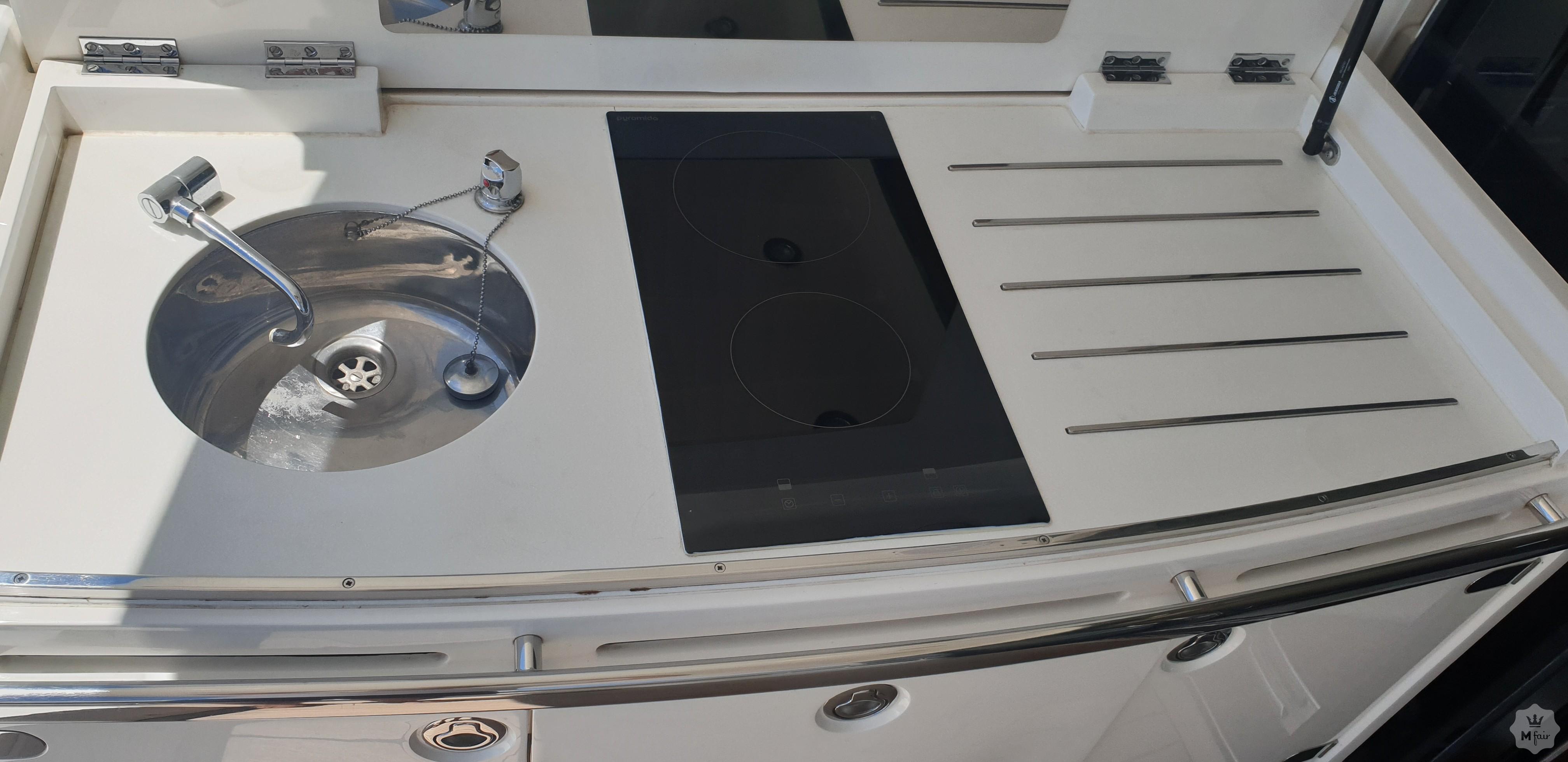 Продажа моторной яхты Princess V65 Sport Yacht '2008 в Одессе